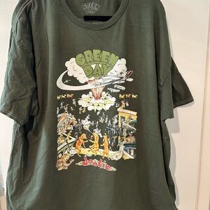 Green Day Graphic T-Shirt
